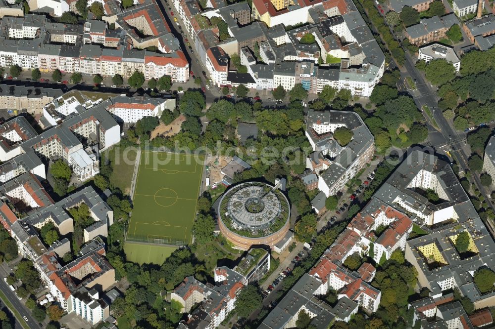 Aerial photograph Berlin - Building the visitor center Fichtebunker of the Berliner Unterwelten e.V. in Berlin