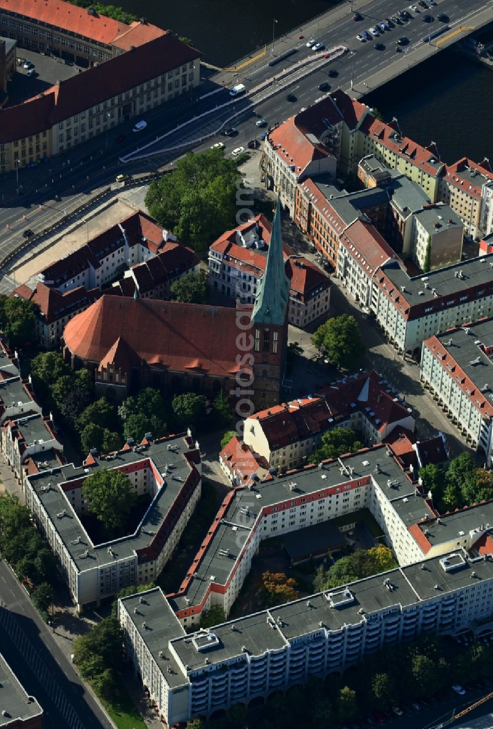 Aerial photograph Berlin - Building the visitor center Nikolaiviertel with palais Ephraim-Palais on Poststrasse in the district Mitte in Berlin, Germany