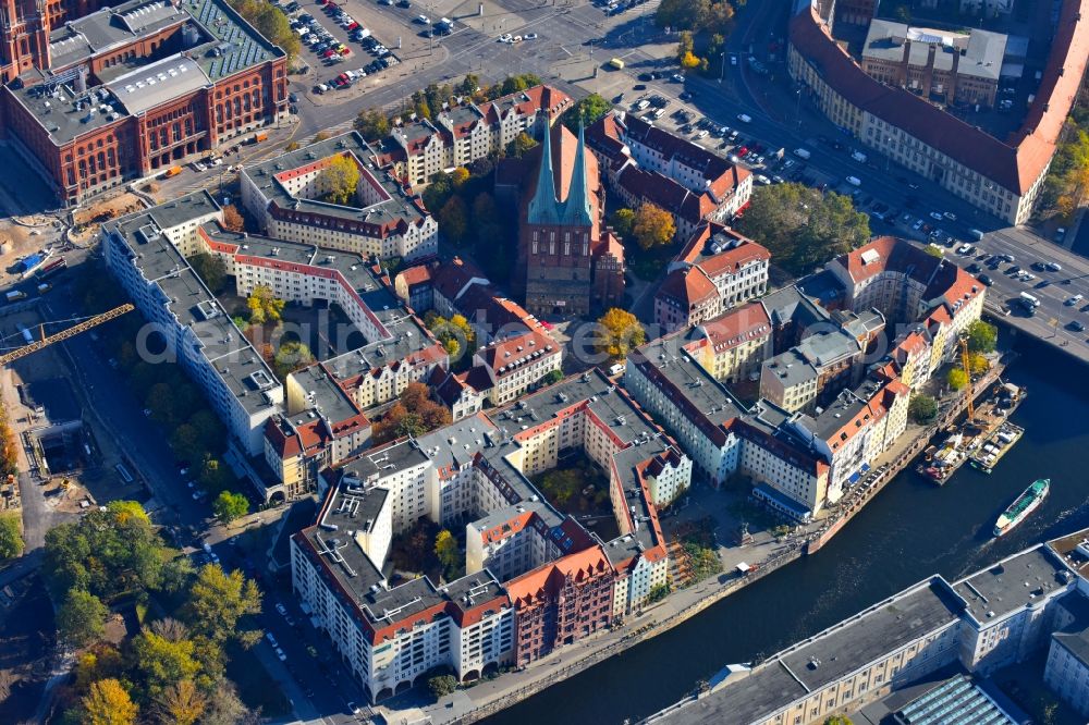 Aerial photograph Berlin - Building the visitor center Nikolaiviertel with dem Ephraim-Palais on Poststrasse in the district Mitte in Berlin, Germany