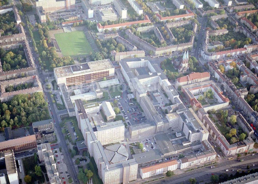 Aerial image Berlin - Lichtenberg - Gebäude des Bezirksamtes Lichtenberg / ehem. DDR-Ministerium für Staatssicherheit an der Frankfurter Allee in Berlin - Lichtenberg.