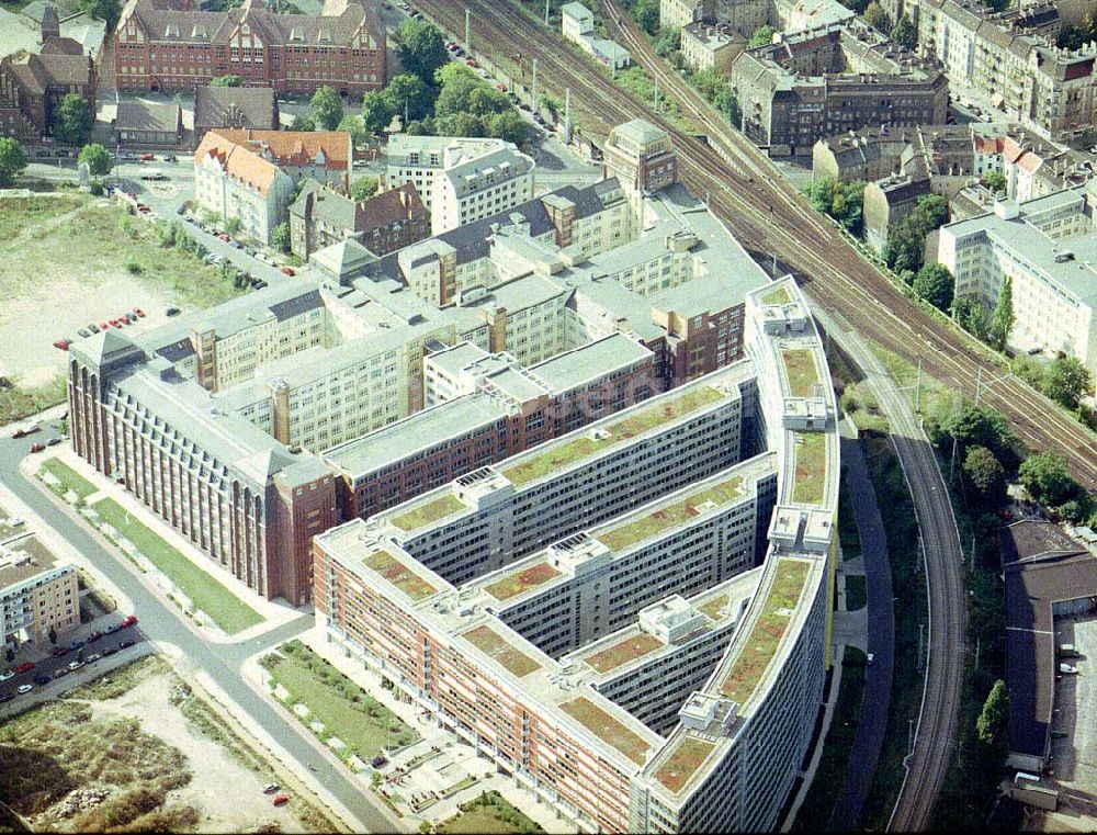 Aerial image Berlin - Lichtenberg - Gebäude der BfA am S-Bhf. Ostkreuz in Berlin - Lichtenberg.