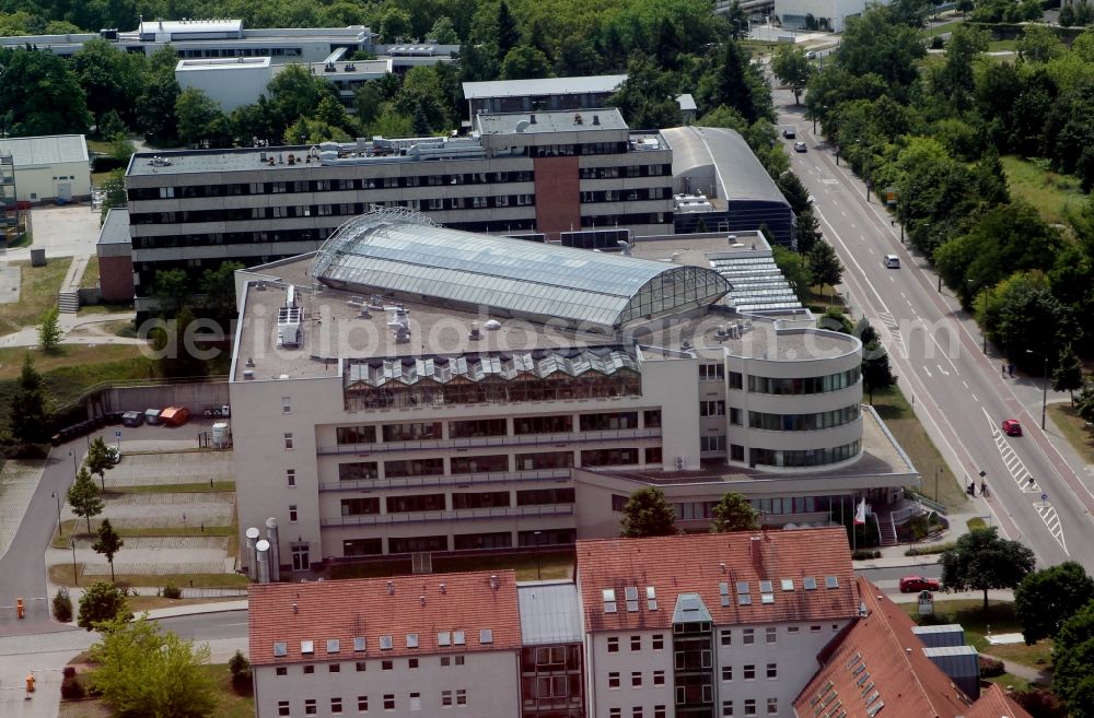 Aerial photograph Halle / Saale - Building of the Biozentrum of the Martin-Luther-University Halle-Wittenberg on Weinbergweg in Halle (Saale) in Saxony-Anhalt