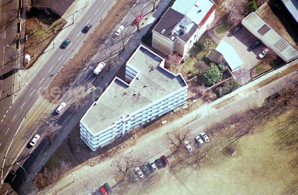 Berlin-Karlshorst from above - Gebäude der ehemaligen lybischen Botschaft in der DDR an der Treskowallee in Berlin-Karlshorst