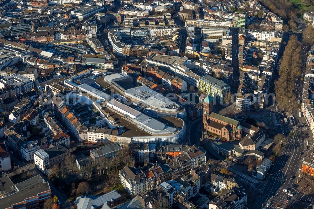 Aerial photograph Aachen - Building of the shopping center Aquis Plaza of ECE Projektmanagement GmbH & Co. KG on Adalbertstrasse in Aachen in the state North Rhine-Westphalia