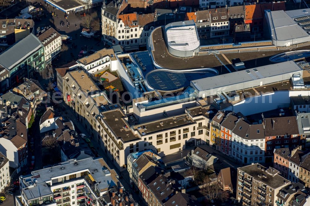 Aachen from the bird's eye view: Building of the shopping center Aquis Plaza of ECE Projektmanagement GmbH & Co. KG on Adalbertstrasse in Aachen in the state North Rhine-Westphalia