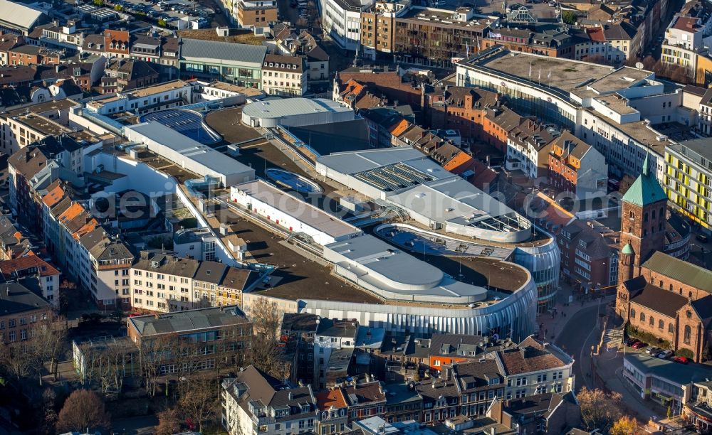 Aerial photograph Aachen - Building of the shopping center Aquis Plaza of ECE Projektmanagement GmbH & Co. KG on Adalbertstrasse in Aachen in the state North Rhine-Westphalia