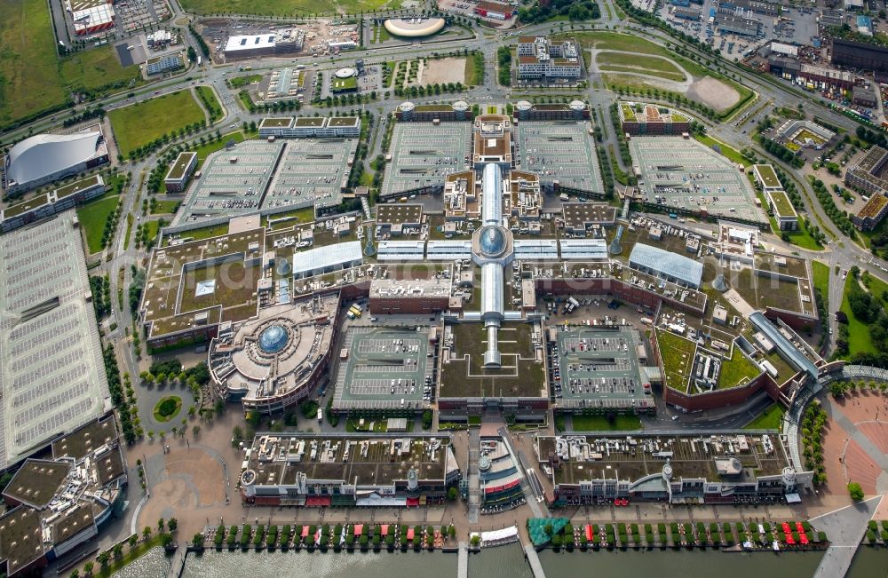 Oberhausen from above - Building of the shopping center Centro in Oberhausen in the state North Rhine-Westphalia