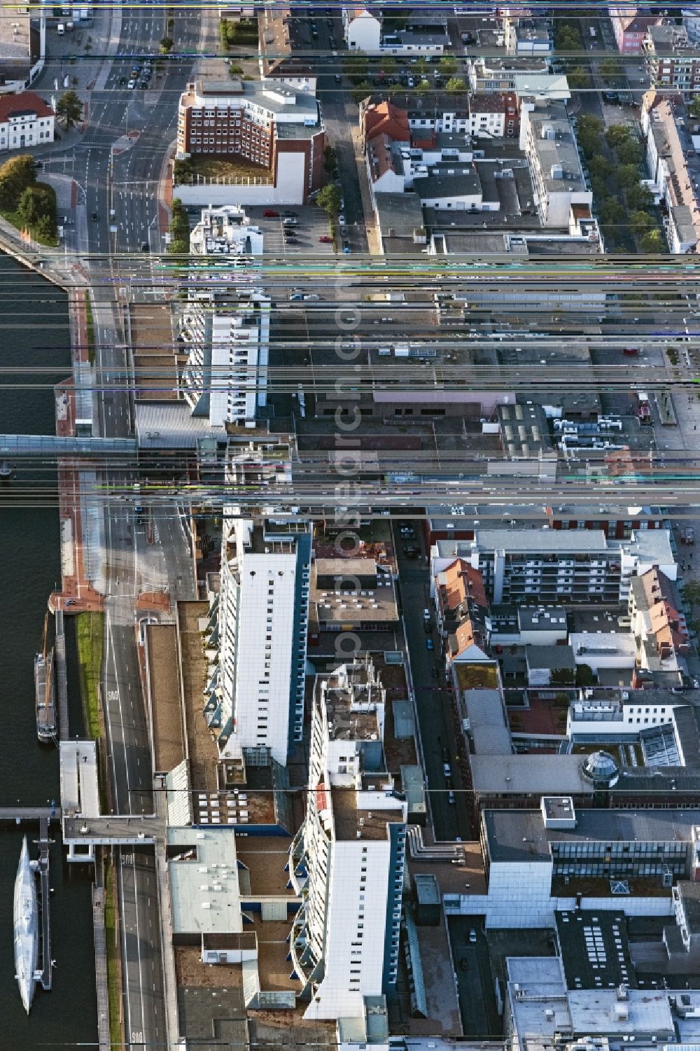 Aerial photograph Bremerhaven - Building of the shopping Center am Alten Hafen Columbus Center am Alten Hafen in Bremerhaven in the state Bremen, Germany