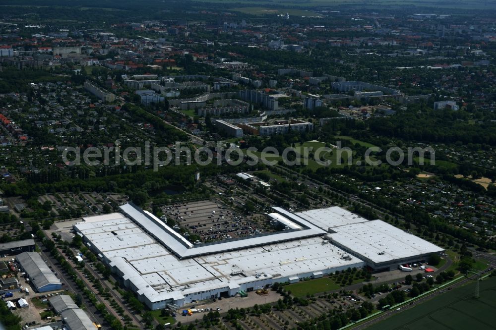 Magdeburg from the bird's eye view: Building of the shopping center Florapark on Olvenstedter Graseweg in Magdeburg in the state Saxony-Anhalt