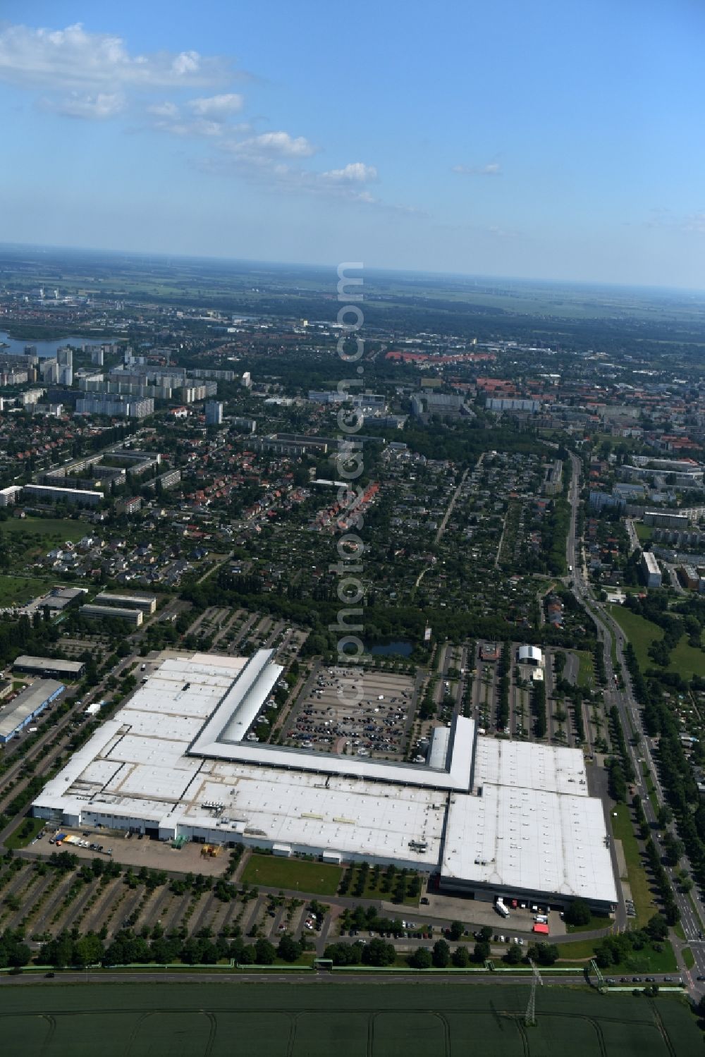 Aerial photograph Magdeburg - Building of the shopping center Florapark on Olvenstedter Graseweg in Magdeburg in the state Saxony-Anhalt