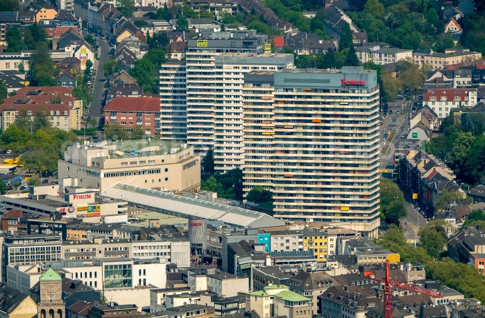 Aerial photograph Mülheim an der Ruhr - Building of the shopping center Forum City Muelheim on Hans-Boeckler-Platz in Muelheim on the Ruhr in the state North Rhine-Westphalia, Germany