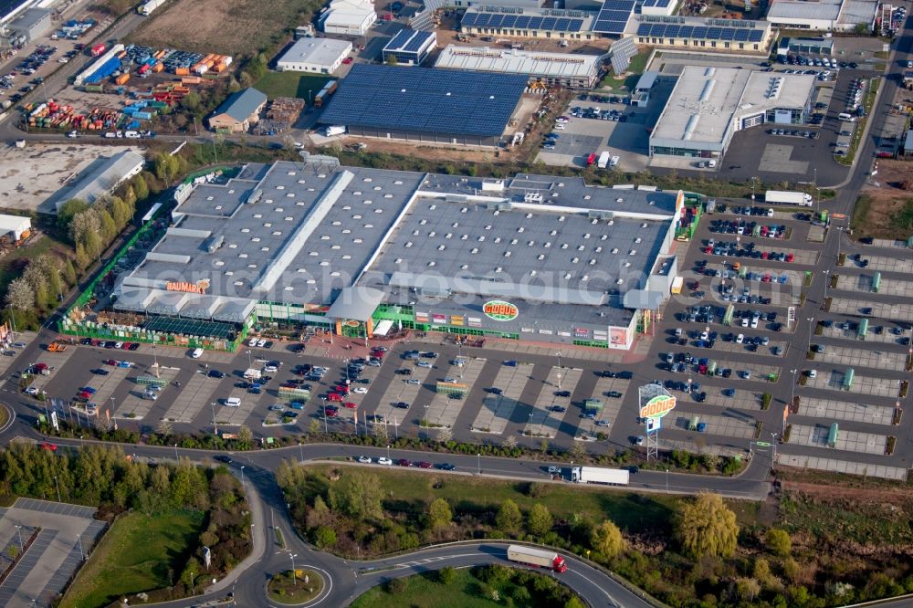 Aerial photograph Grünstadt - Building of the shopping center Globus SB-Warenhaus in Gruenstadt in the state Rhineland-Palatinate, Germany