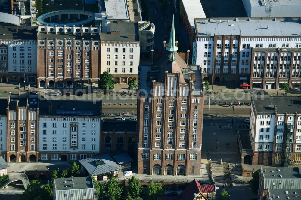 Aerial image Rostock - Building of the shopping center Hanse Passage in Old town in Rostock in the state Mecklenburg - Western Pomerania, Germany