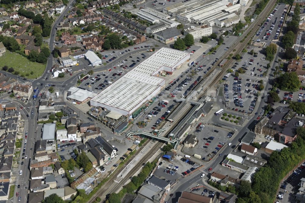 Aerial photograph Chippenham - Building of the shopping center Hathaway Retail Park Chippenham in Chippenham in England, United Kingdom