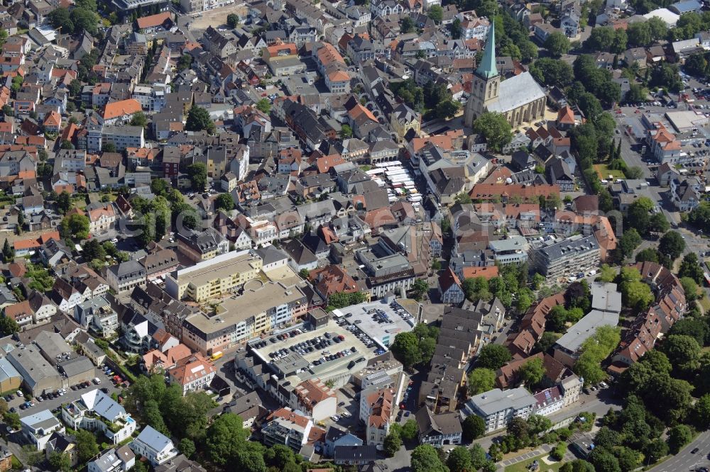 Unna from the bird's eye view: Building the shopping center an der Hertinger Strasse - Fluegelstrasse in Unna in the state North Rhine-Westphalia