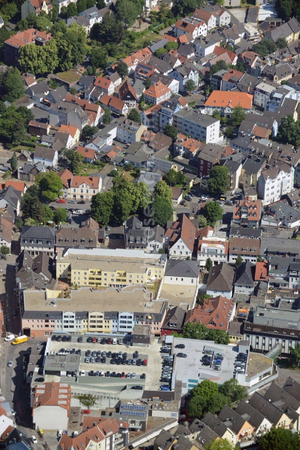 Unna from the bird's eye view: Building the shopping center an der Hertinger Strasse - Fluegelstrasse in Unna in the state North Rhine-Westphalia