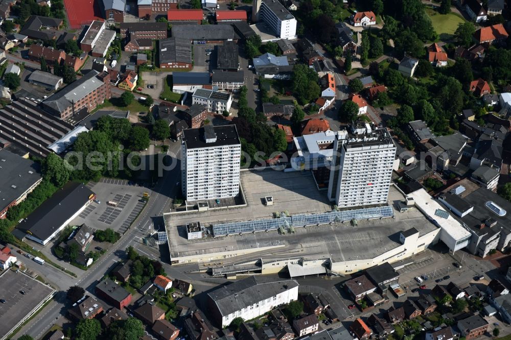 Aerial image Itzehoe - Building of the shopping center Holstein Center Feldschmiedekamp in Itzehoe in the state Schleswig-Holstein