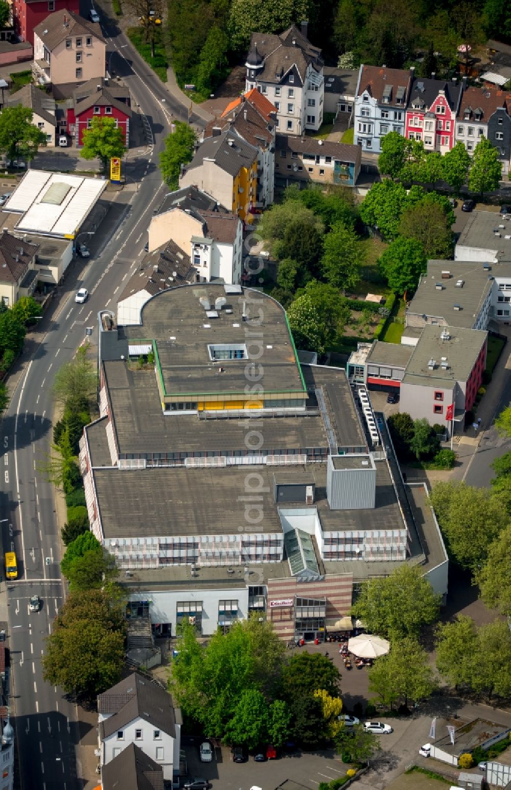 Aerial photograph Gevelsberg - Building of the shopping center Kaufland Wittener Strasse and Vendomer Platz in Gevelsberg in the state North Rhine-Westphalia