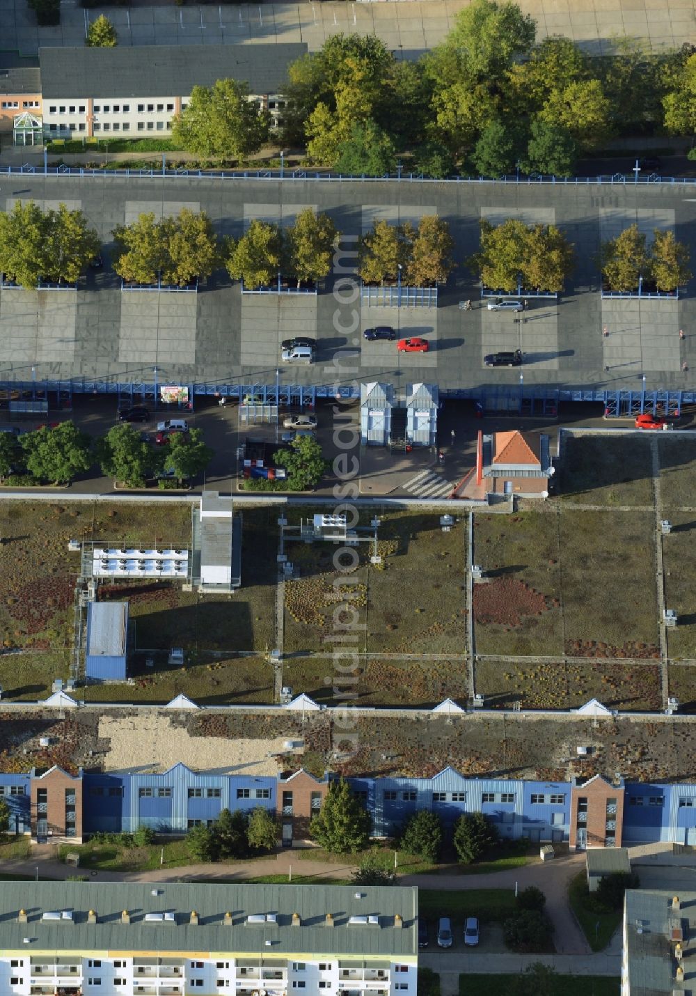 Aerial photograph Halle (Saale) - Building of the shopping center Kaufland on Zollrain in Halle (Saale) in the state Saxony-Anhalt