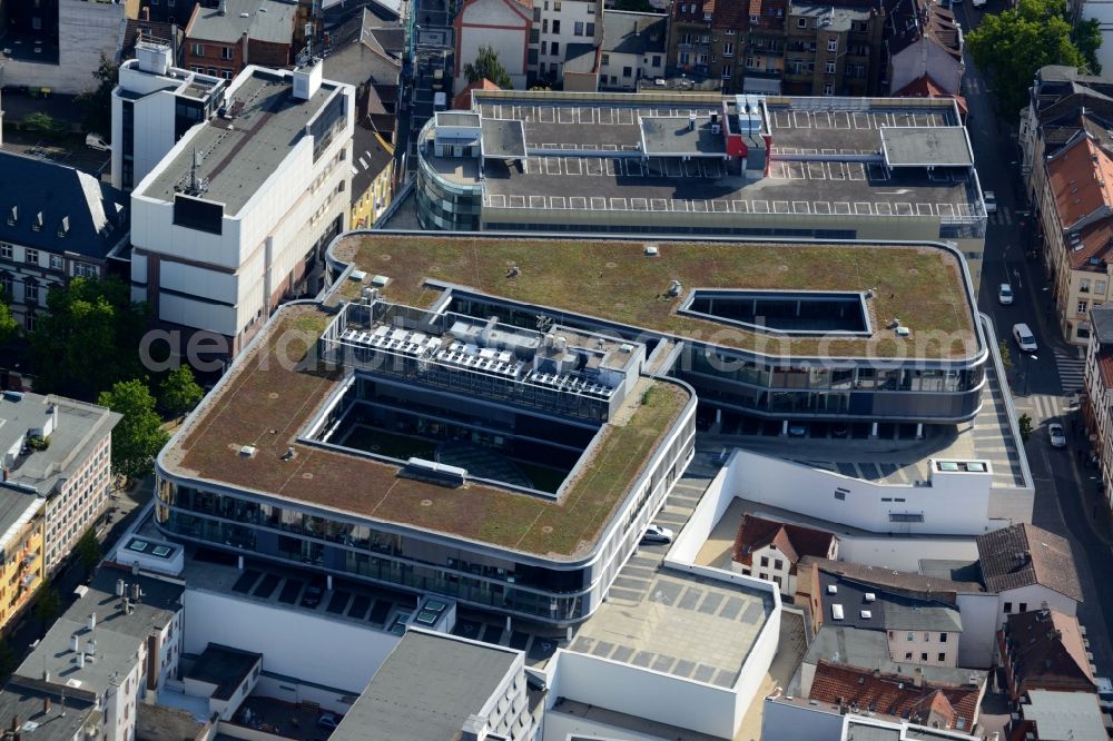 Offenbach am Main from the bird's eye view: Building of the shopping center KOMM Einkaufscenter on Aliceplatz in Offenbach am Main in the state Hesse