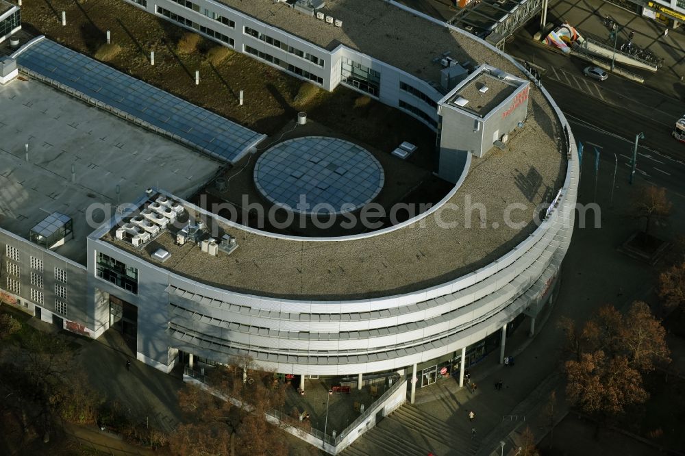 Aerial photograph Frankfurt (Oder) - Building of the shopping center Lennèpassage an der Karl-Marx-Strasse Ecke Heilbronner Strasse in Frankfurt (Oder) in the state Brandenburg