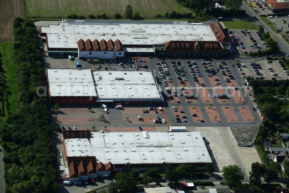 Aerial photograph Wismar - Building of the shopping center Marktkauf-Center in Wismar in the state Mecklenburg - Western Pomerania