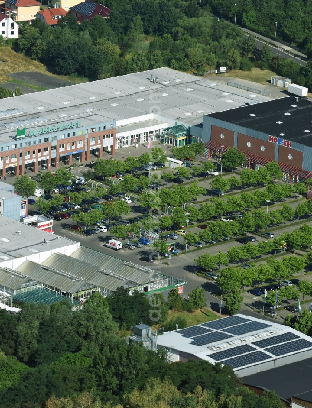 Aerial image Markkleeberg - Building of the shopping center Marktkauf Markkleeberg Staedtelner Strasse in Markkleeberg in the state Saxony