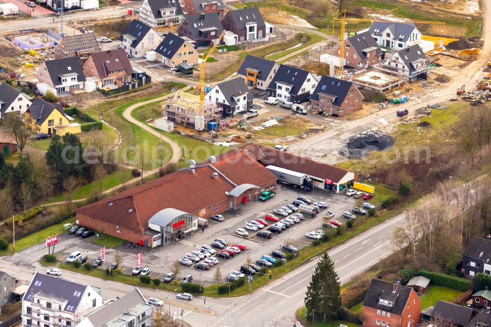 Bottrop from above - Building of the shopping center Michael Bruecken Kaufpark GmbH & Co OHG in Bottrop in the state North Rhine-Westphalia