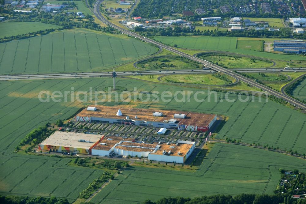 Magdeburg from the bird's eye view: Building the shopping center Am Pfahlberg in Magdeburg in the state Saxony-Anhalt. Located are each a subsidiary of Hoffner Furniture Company GmbH & Co. KG, Media Markt, Sconto SB The furniture market and CineStar Magdeburg GmbH