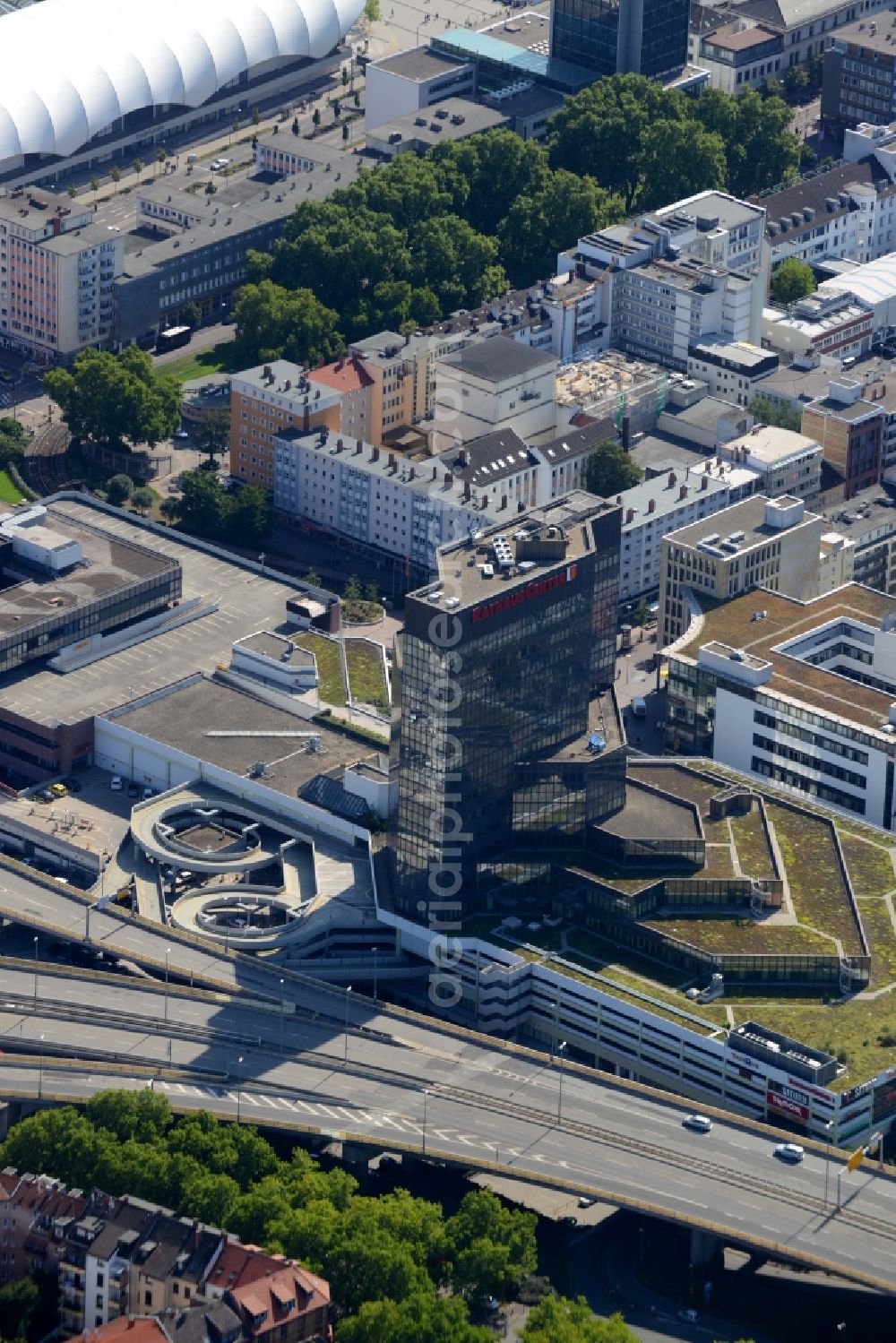 Aerial image Ludwigshafen am Rhein - Building of the shopping center Rathaus-Center Ludwigshafen Rathausplatz in Ludwigshafen am Rhein in the state Rhineland-Palatinate