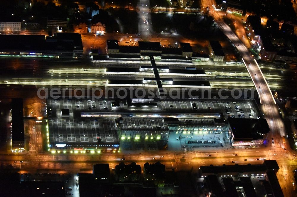 Regensburg from the bird's eye view: Night view Building of the shopping center Regensburg Arcaden der ECE-Projektmanagement GmbH on Friedenstrasse in Regensburg in the state Bavaria