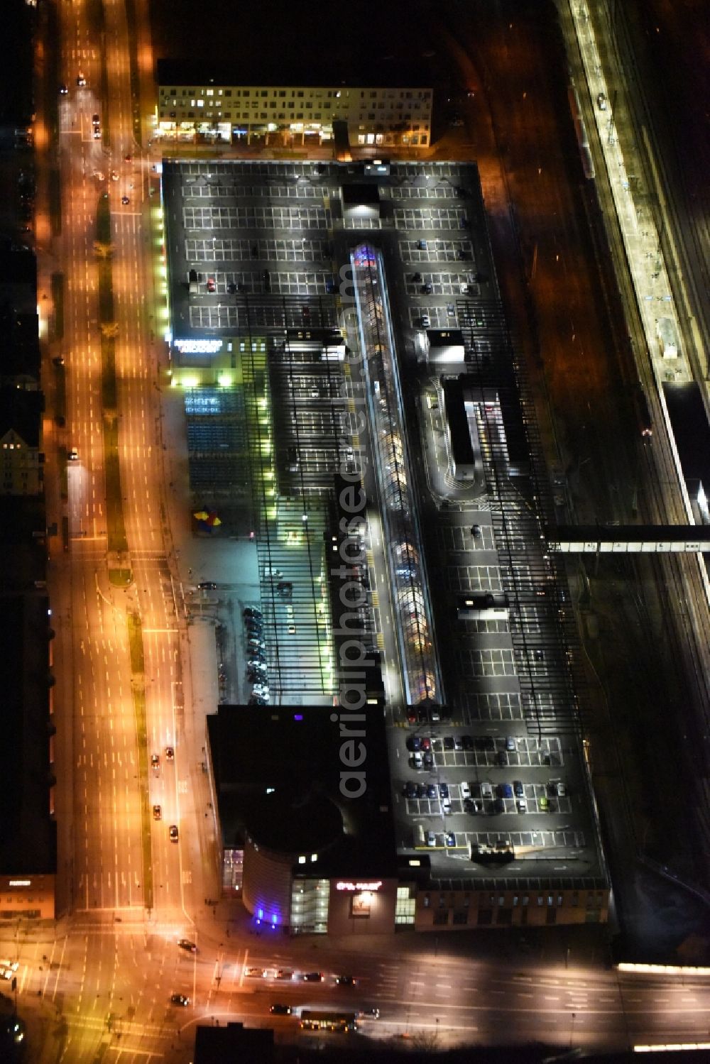 Regensburg from above - Night view Building of the shopping center Regensburg Arcaden der ECE-Projektmanagement GmbH on Friedenstrasse in Regensburg in the state Bavaria