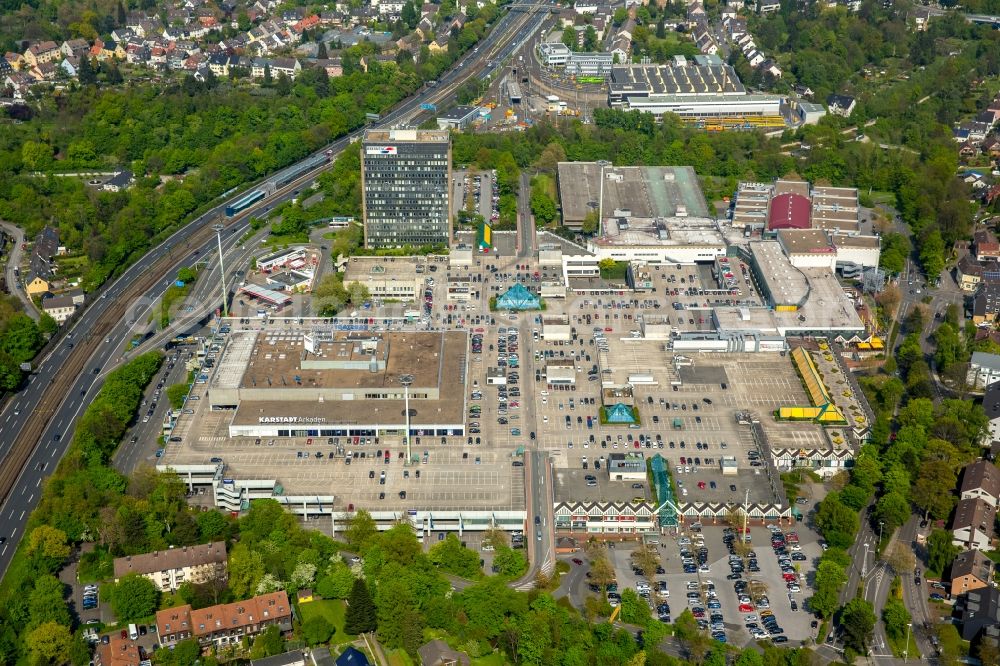 Aerial image Mülheim an der Ruhr - Building of the shopping center Rhein-Ruhr Zentrum on Humboldtring in Muelheim on the Ruhr in the state North Rhine-Westphalia