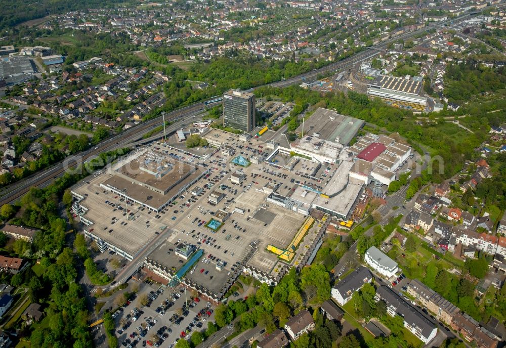 Aerial photograph Mülheim an der Ruhr - Building of the shopping center Rhein-Ruhr Zentrum on Humboldtring in Muelheim on the Ruhr in the state North Rhine-Westphalia