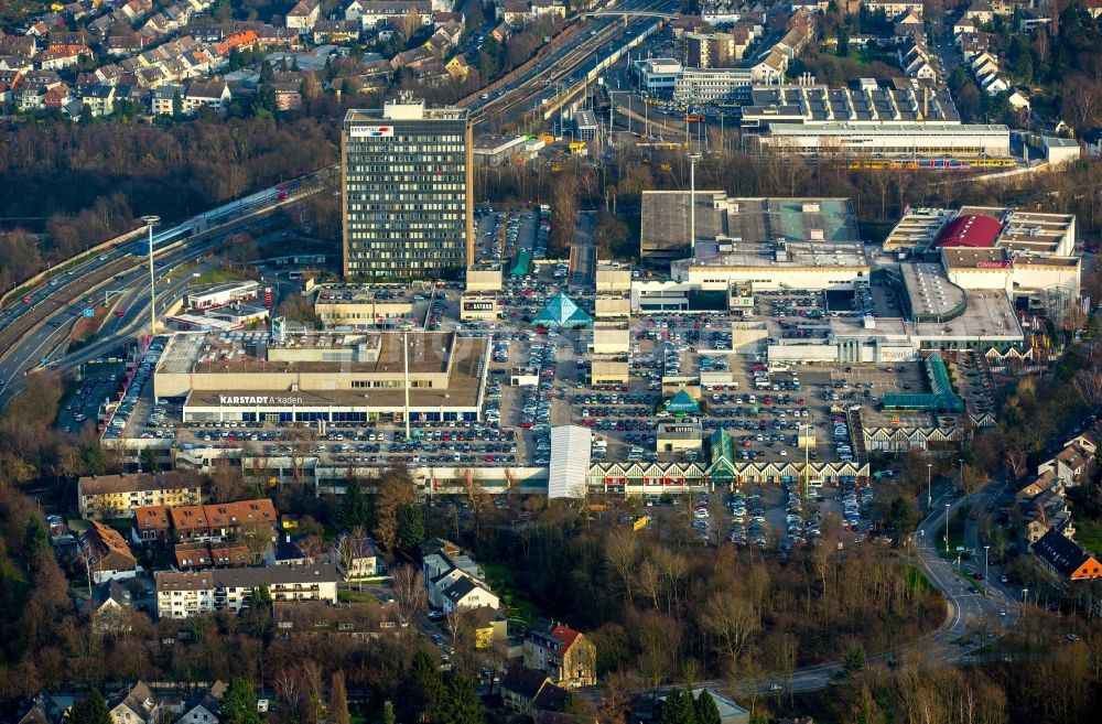 Aerial photograph Mülheim an der Ruhr - Building of the shopping center RRZ Rhein-Ruhr Zentrum on Humboldtrng in Muelheim on the Ruhr in the state North Rhine-Westphalia