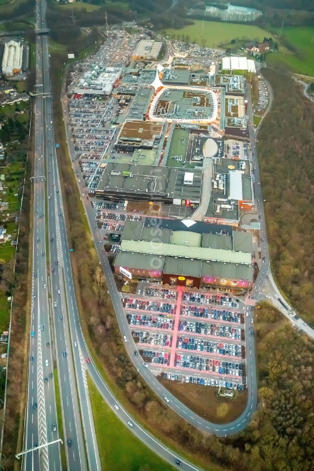 Aerial photograph Bochum - Areal of the shopping center Ruhrpark in Bochum in North Rhine-Westphalia. The site is a project of Unibail-Rodamco Germany GmbH