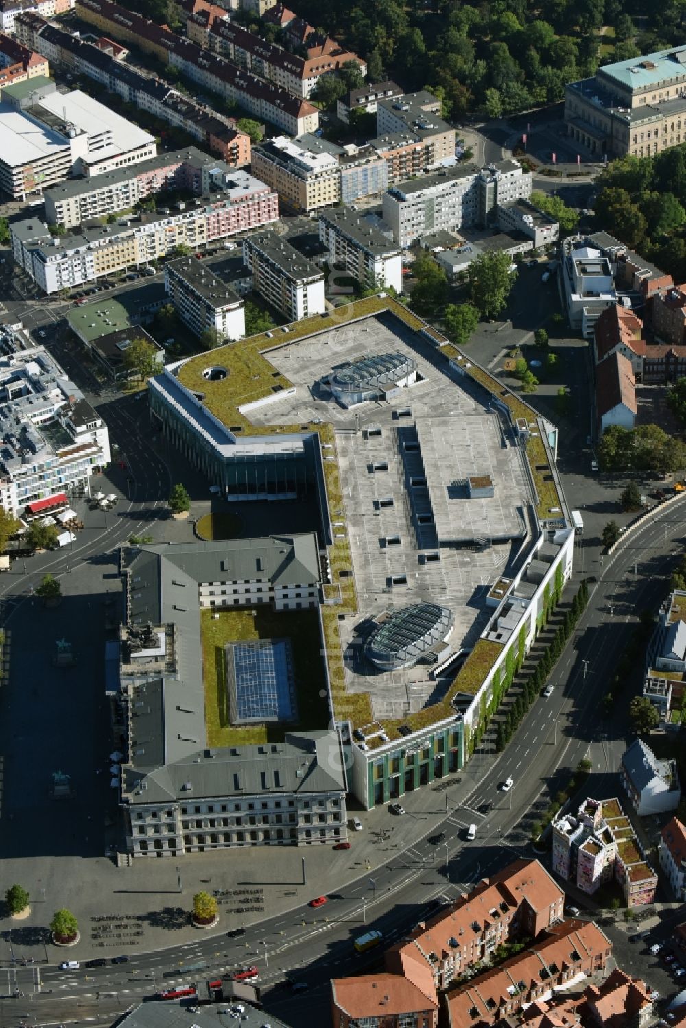 Aerial photograph Braunschweig - Building of the shopping center Schloss Arkaden Braunschweig in Braunschweig in the state Lower Saxony. Operator is the ECE Projektmanagement G.m.b.H. & Co. KG