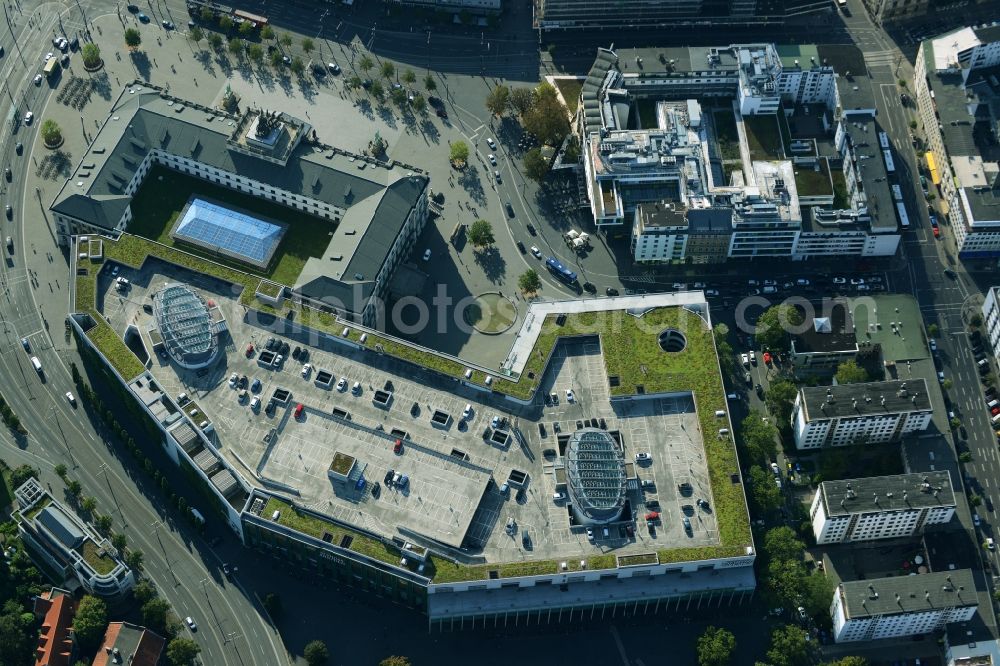 Braunschweig from the bird's eye view: Building of the shopping center Schloss-Arkaden Braunschweig am Ritterbrunnen in der Altstadt in Braunschweig in the state Lower Saxony