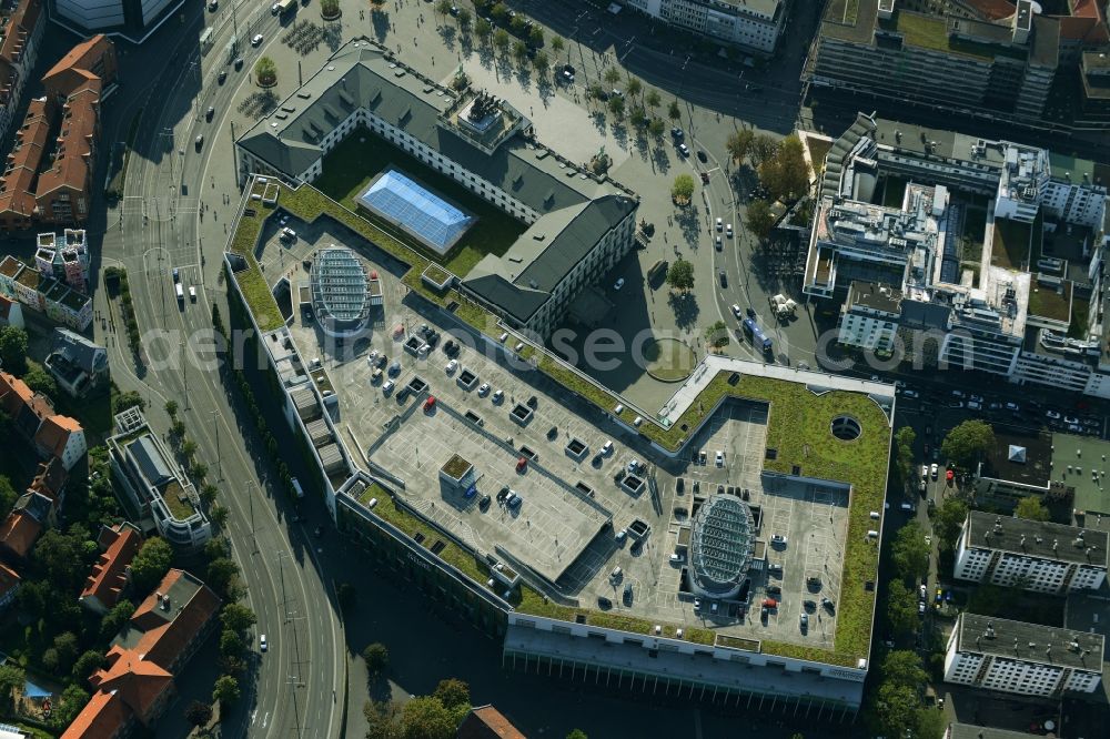 Aerial photograph Braunschweig - Building of the shopping center Schloss-Arkaden Braunschweig am Ritterbrunnen in der Altstadt in Braunschweig in the state Lower Saxony