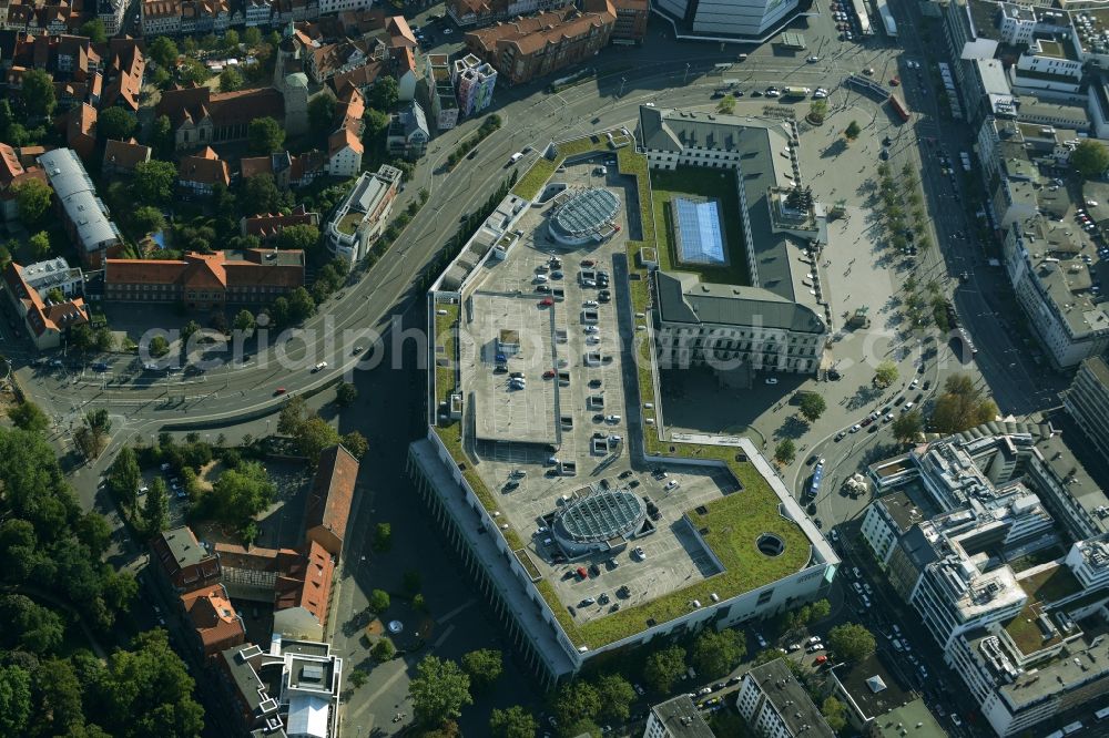 Aerial photograph Braunschweig - Building of the shopping center Schloss-Arkaden Braunschweig am Ritterbrunnen in der Altstadt in Braunschweig in the state Lower Saxony