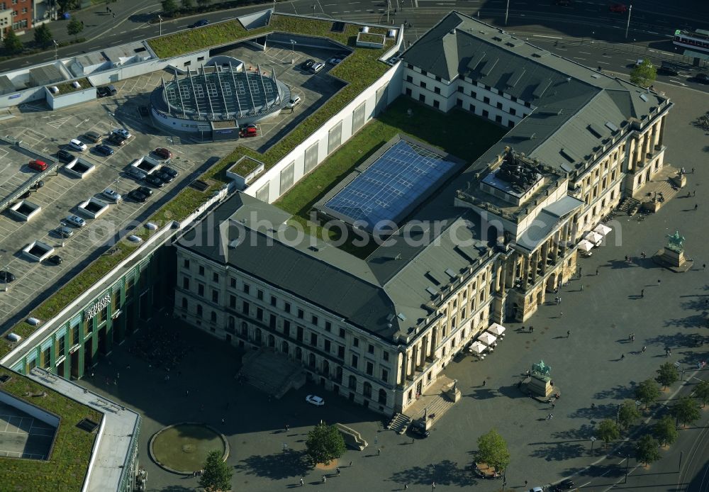 Aerial image Braunschweig - Building of the shopping center Schloss-Arkaden Braunschweig am Ritterbrunnen in der Altstadt in Braunschweig in the state Lower Saxony