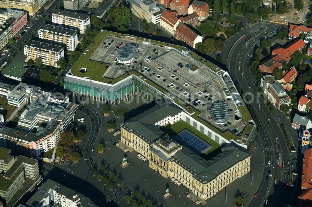 Braunschweig from the bird's eye view: Building of the shopping center Schloss-Arkaden Braunschweig am Ritterbrunnen in der Altstadt in Braunschweig in the state Lower Saxony