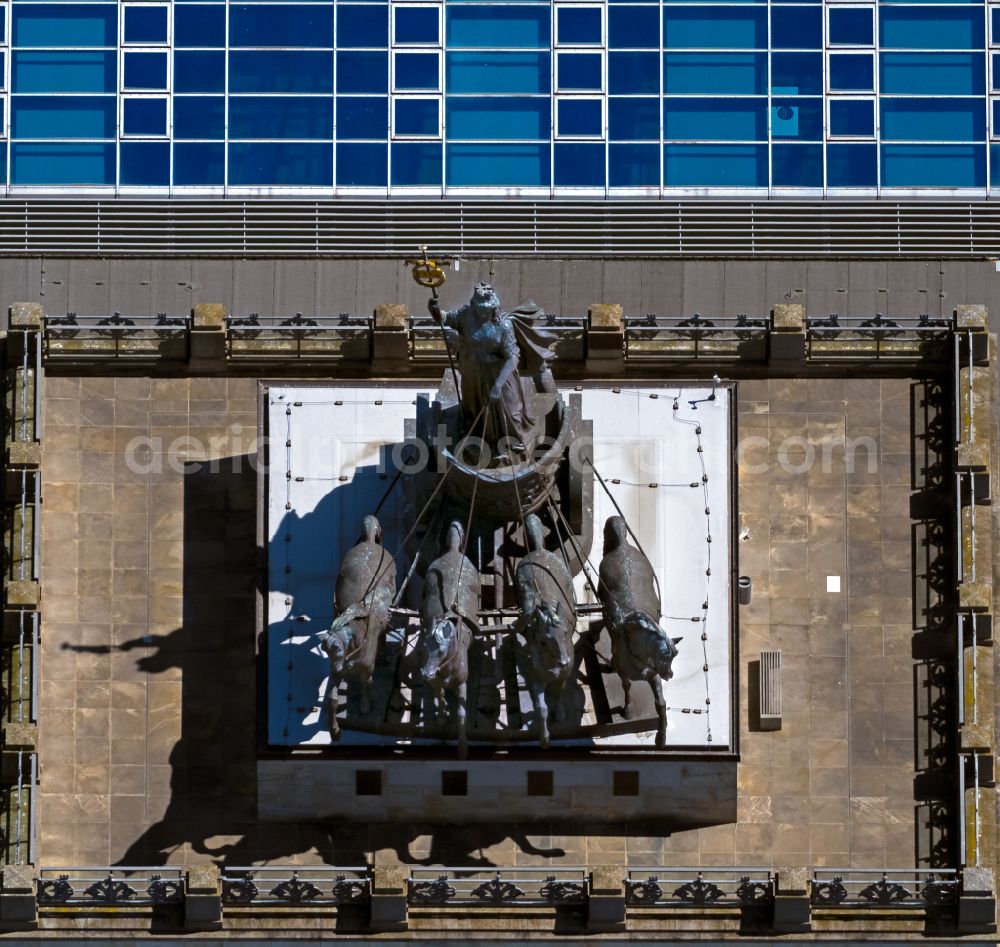 Braunschweig from above - Building of the shopping center Schloss-Arkaden Braunschweig am Ritterbrunnen in der Altstadt in Braunschweig in the state Lower Saxony