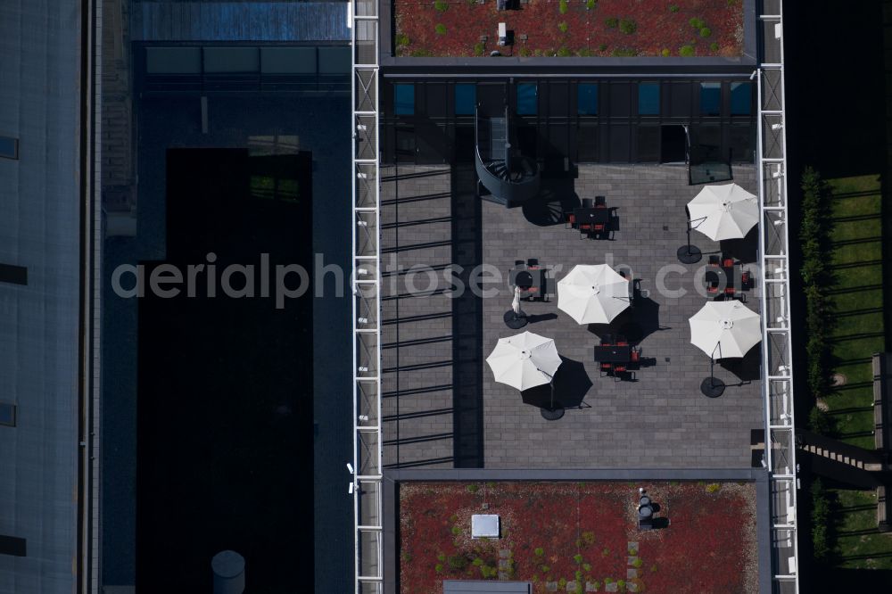 Braunschweig from the bird's eye view: Building of the shopping center Schloss-Arkaden Braunschweig am Ritterbrunnen in der Altstadt in Braunschweig in the state Lower Saxony