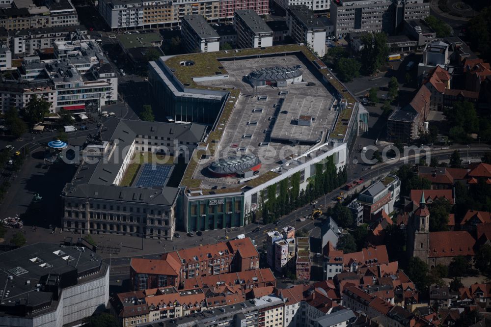 Braunschweig from the bird's eye view: Building of the shopping center Schloss-Arkaden Braunschweig am Ritterbrunnen in der Altstadt in Braunschweig in the state Lower Saxony