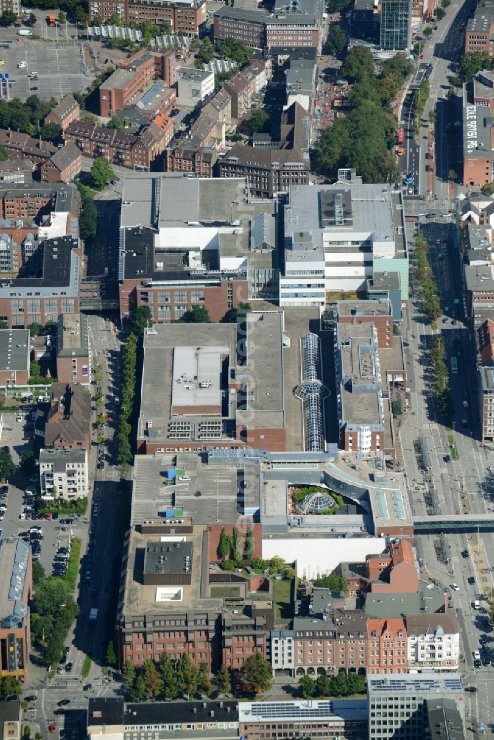 Aerial photograph Kiel - Building of the shopping center Sophienhof of ECE in Kiel in the state Schleswig-Holstein