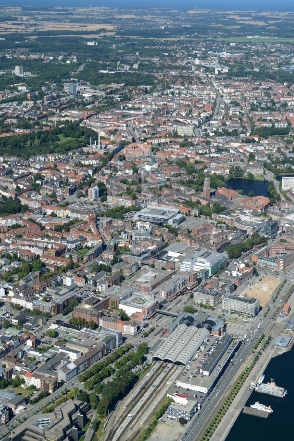 Kiel from the bird's eye view: Building of the shopping center Sophienhof of ECE in Kiel in the state Schleswig-Holstein