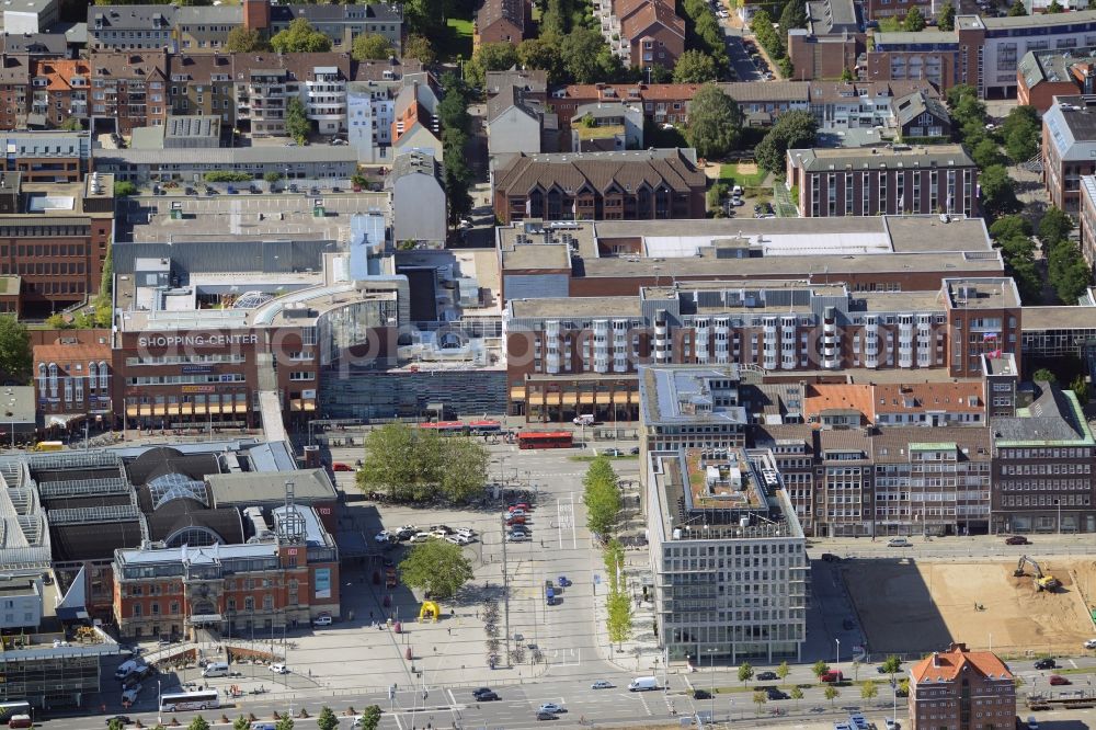 Kiel from the bird's eye view: Building of the shopping center Sophienhof der ECE in Kiel in the state Schleswig-Holstein