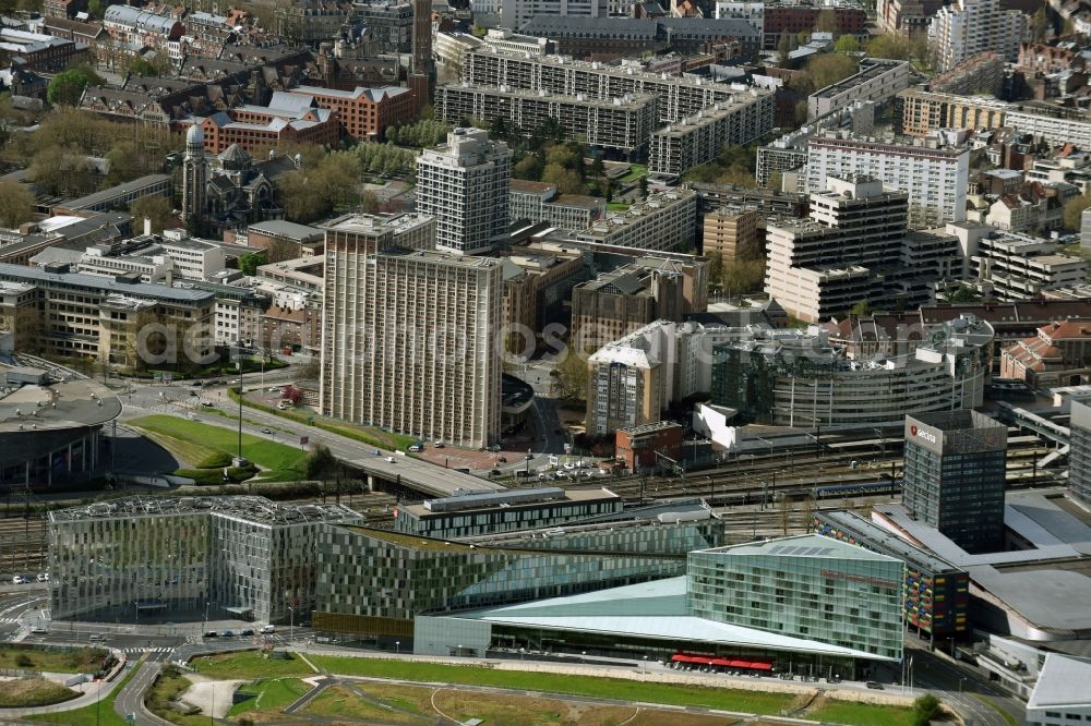 Aerial photograph Lille - Building of the shopping center und Wohnkomplex Euralille - Centre Commercial on Avenue Willy Brandt in Lille in Nord-Pas-de-Calais Picardy, France