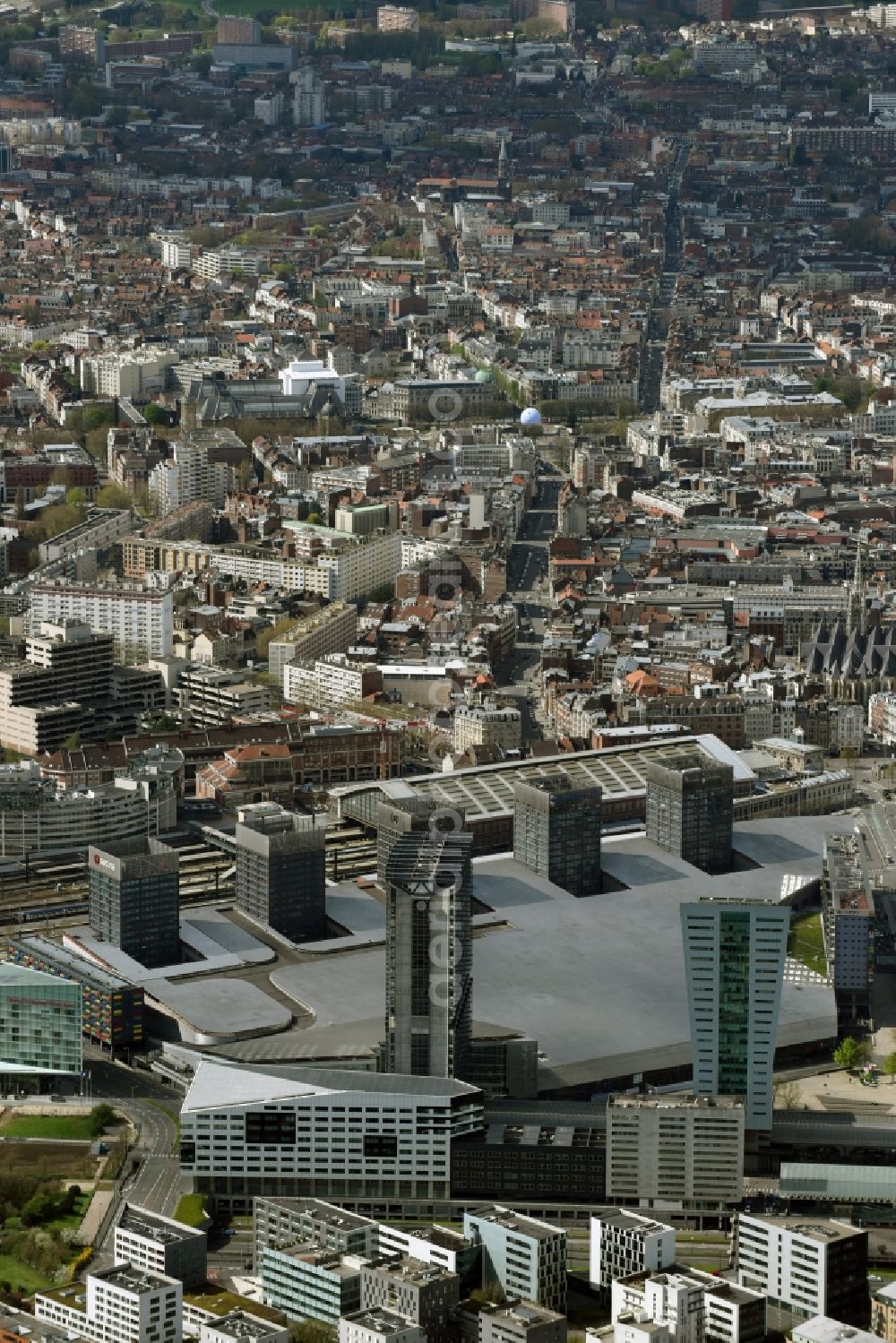 Aerial image Lille - Building of the shopping center und Wohnkomplex Euralille - Centre Commercial on Avenue Willy Brandt in Lille in Nord-Pas-de-Calais Picardy, France